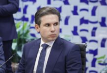 Rompimento entre Hugo Motta e Lindbergh Farias Aprofunda Crise entre Governo Lula e Congresso