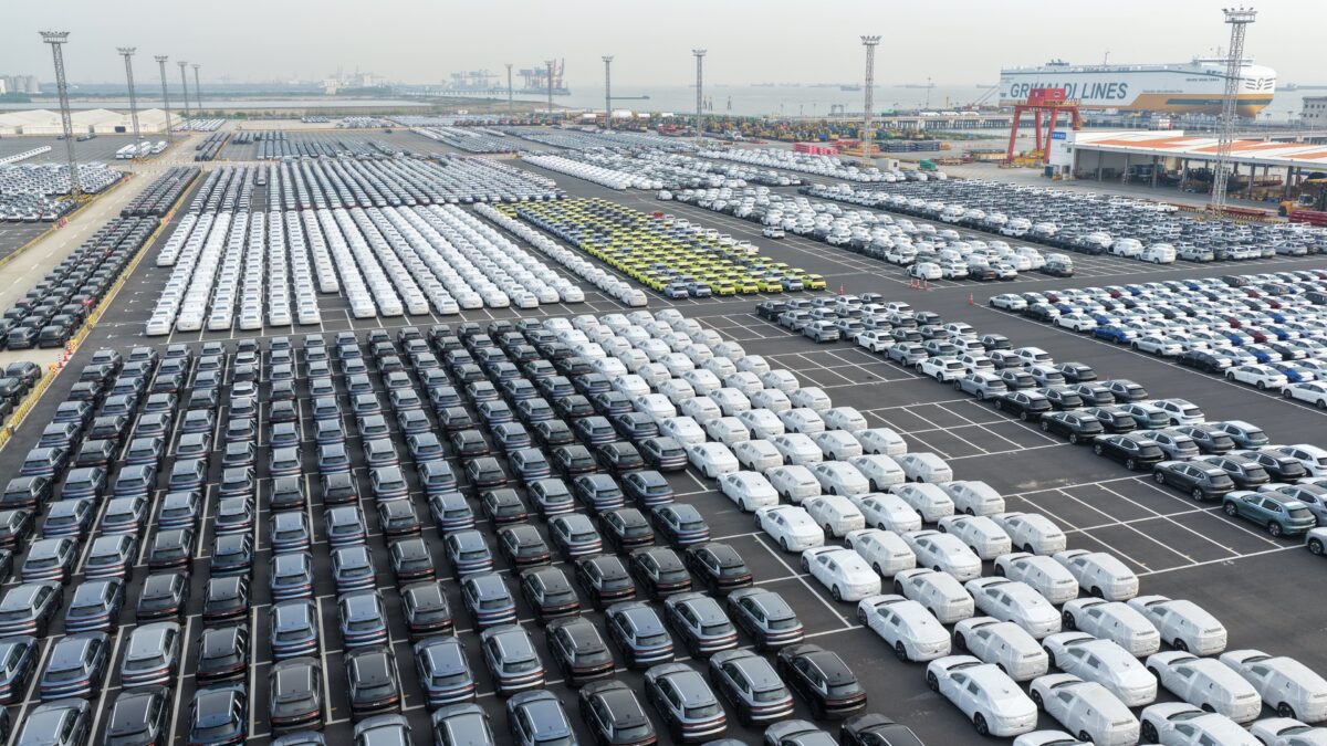 AFP__20260427__A92U2M9__v1__HighRes__ChinaEconomyTrade