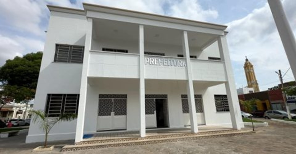 prefeitura-de-cajazeiras-fernanda-layse-480x250-1