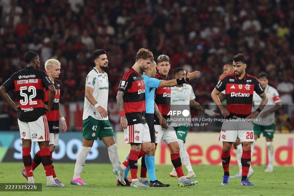 AFP__20260524__2277375226__v3__Mockup__FlamengoVPalmeirasBrasileirao2026